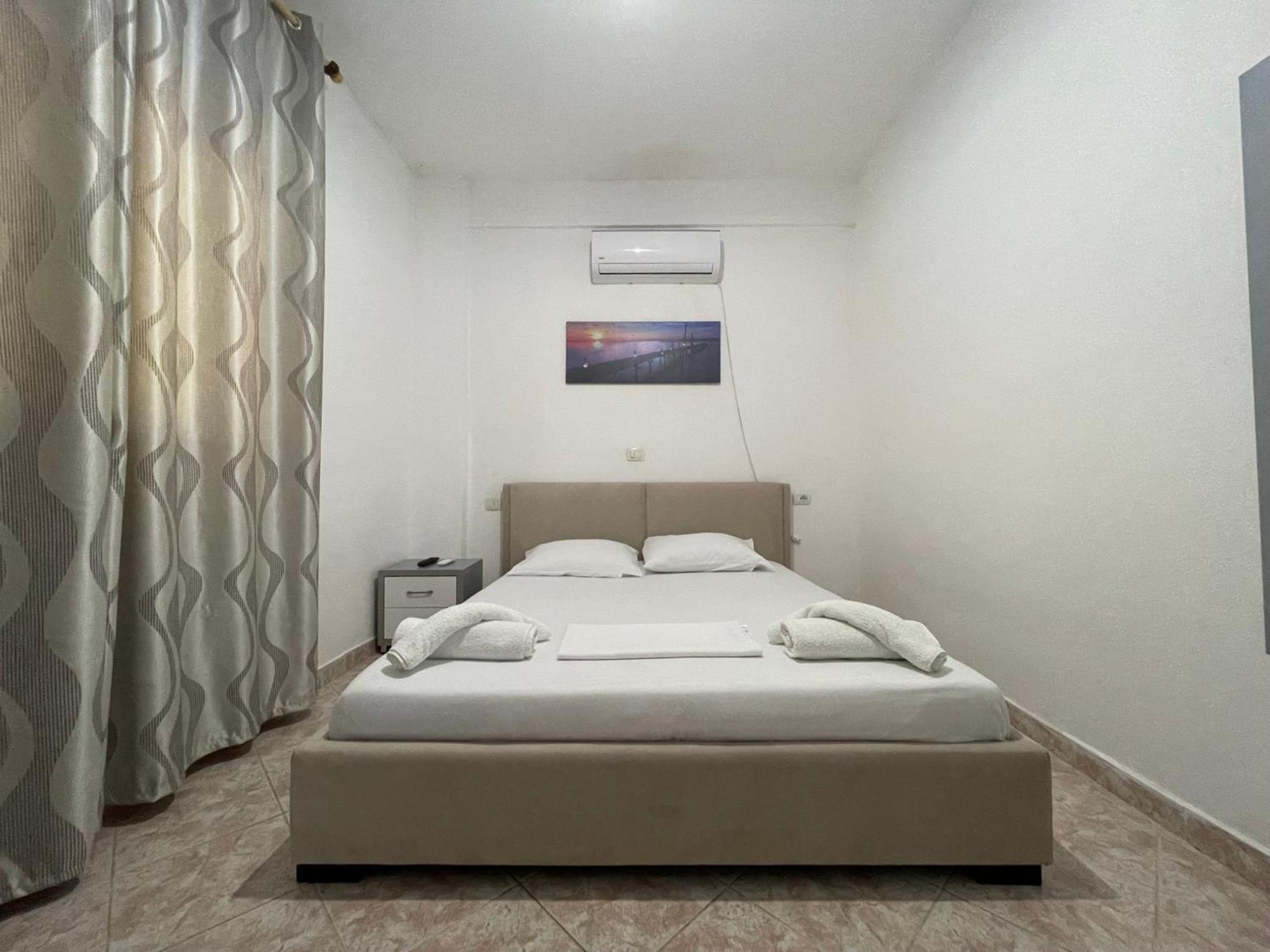 Yllis Apartment