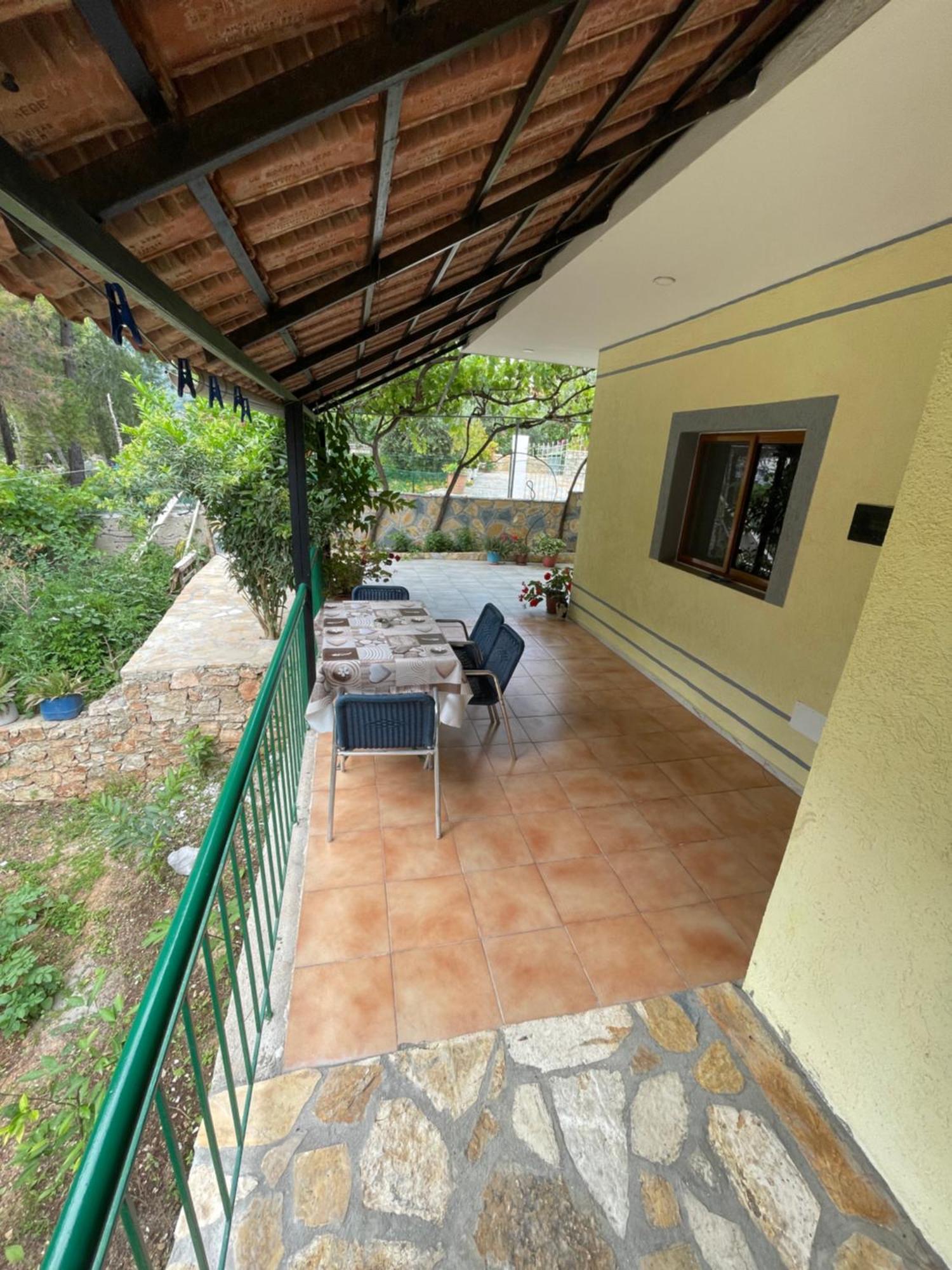 Yllis Apartment Himarë