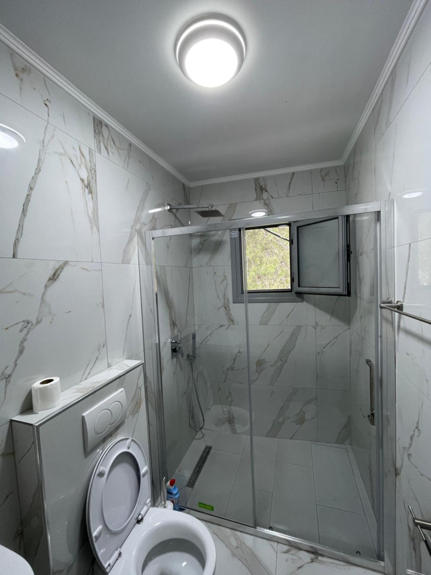 Yllis Apartment